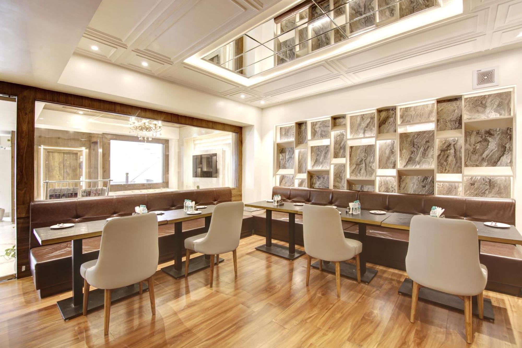 Marks Hotel & Banquet Нойда Экстерьер фото